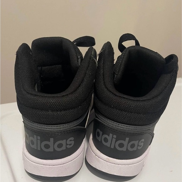 Boys ADIDAS high tops - Picture 2 of 3
